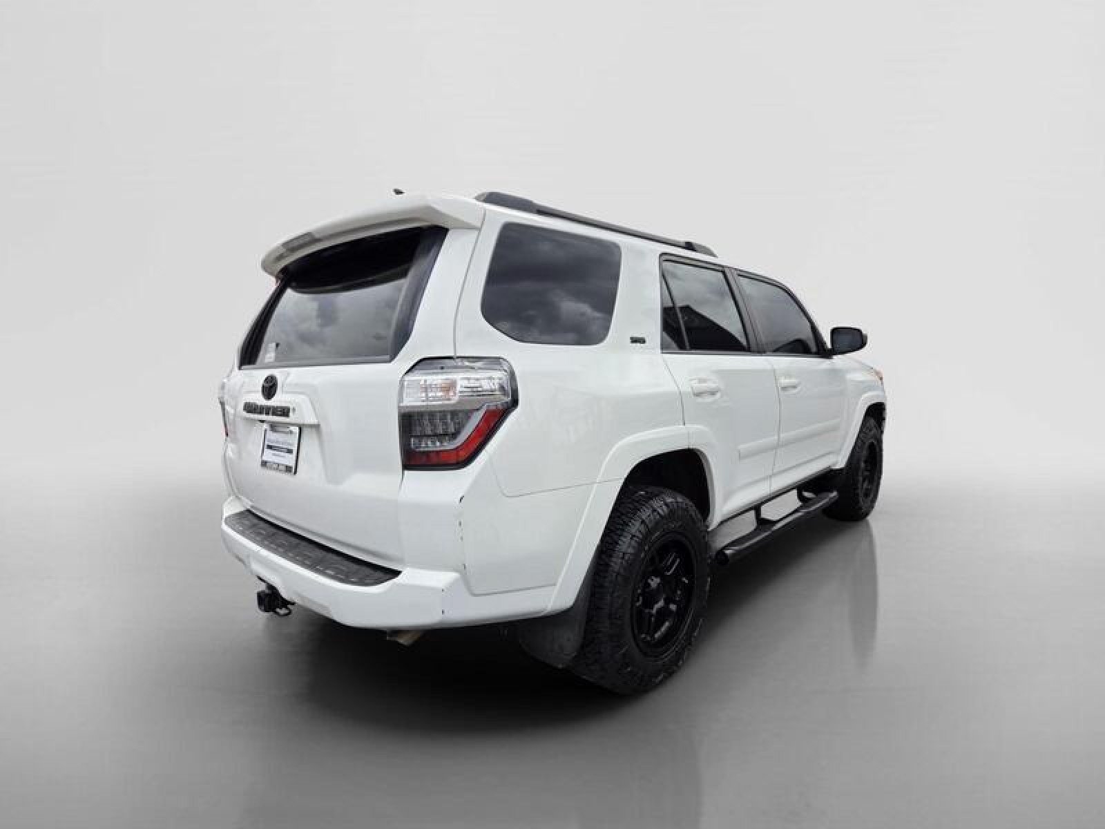 Used 2020 Toyota 4Runner SR5 AWD/4WD image 5