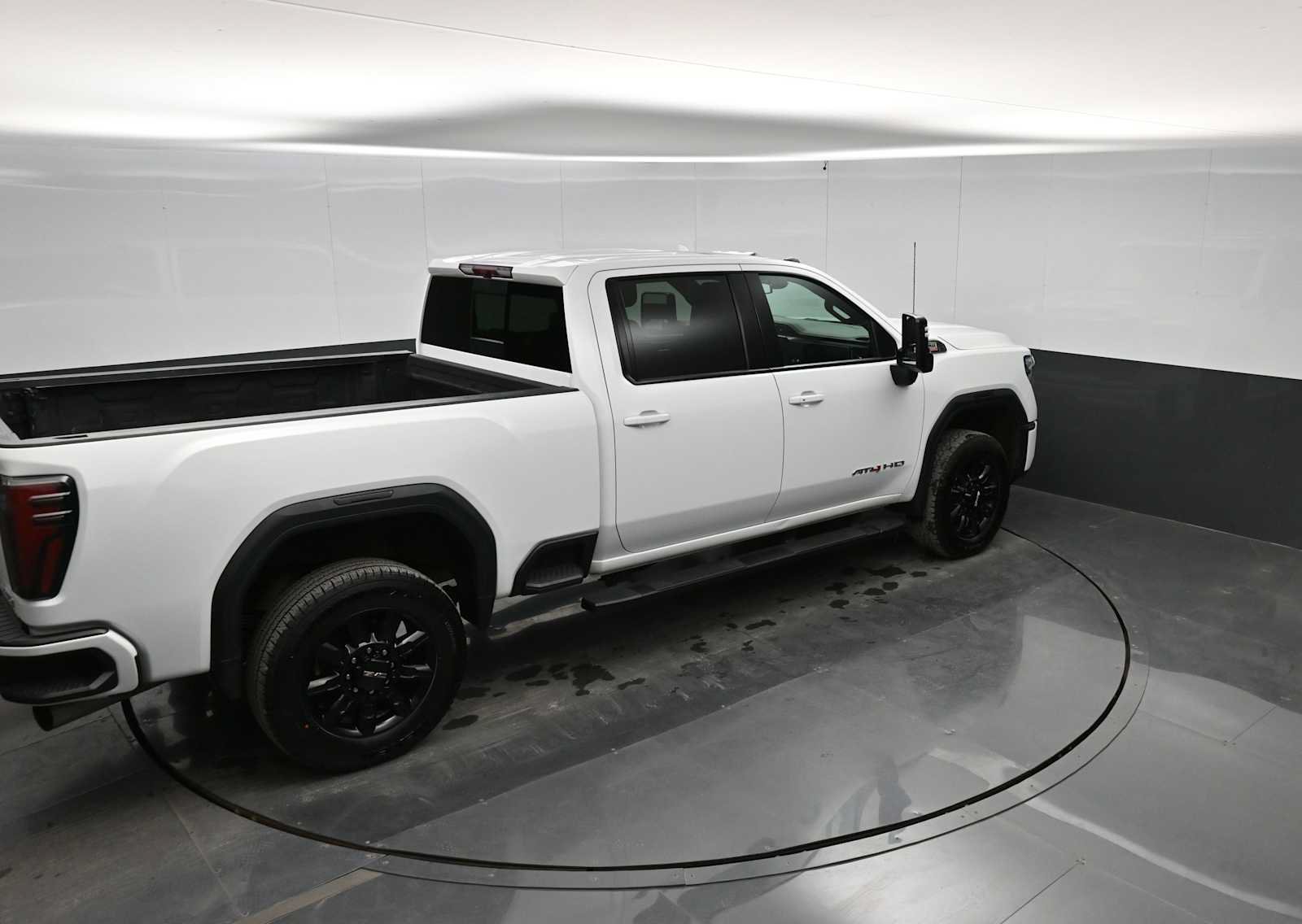Used 2024 GMC Sierra 2500 AT4 w/ AT4 Preferred Package AWD/4WD image 33