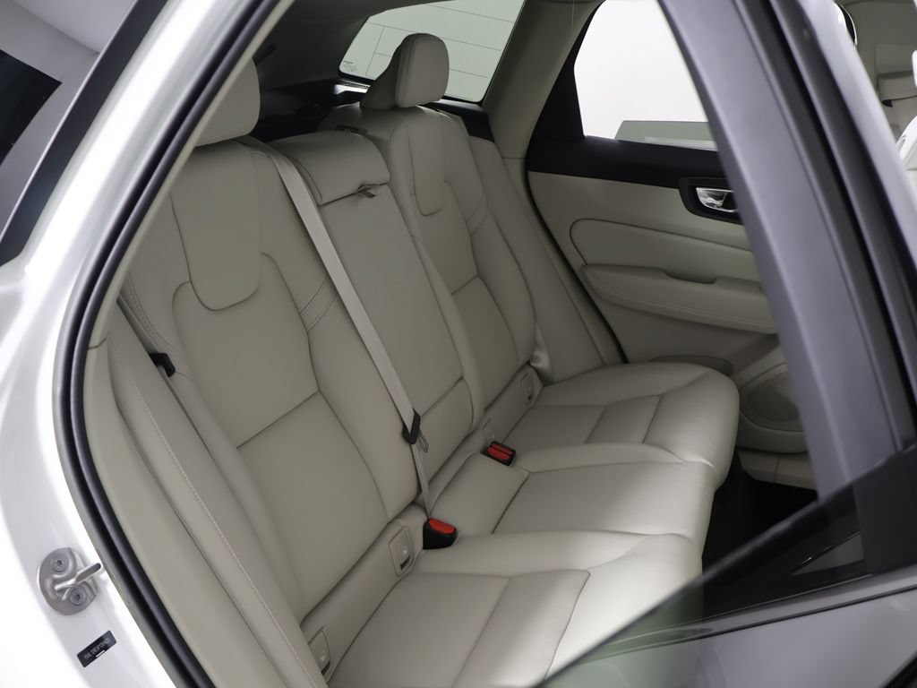 Used 2023 Volvo XC60 B5 Plus w/ Protection Package Premier AWD/4WD image 32