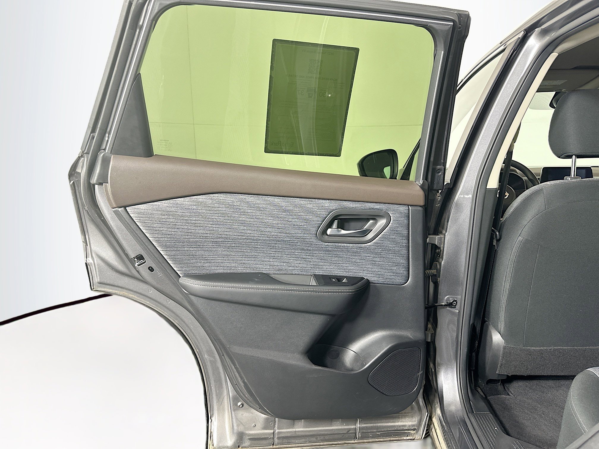 Used 2023 Nissan Rogue SV FWD image 26