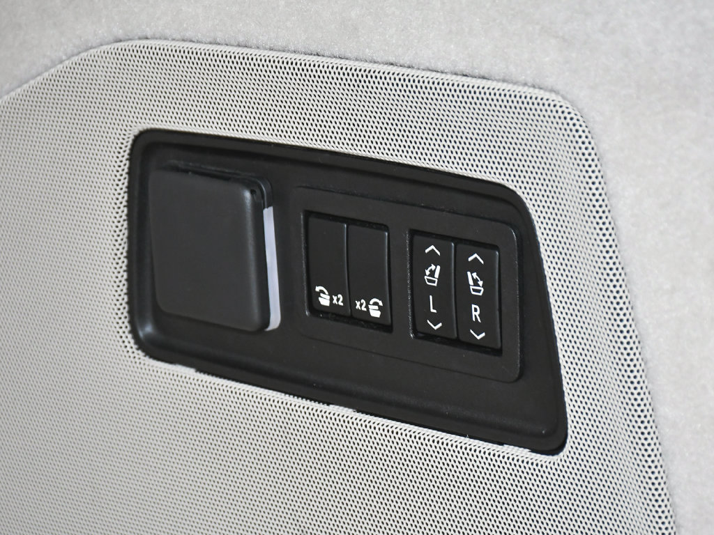 Used 2022 Cadillac Escalade Sport Platinum AWD/4WD image 72