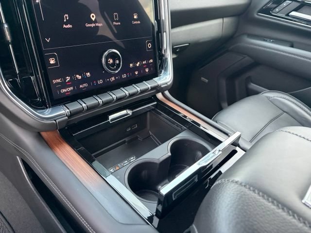 Used 2025 GMC Yukon XL Denali w/ Sun & Power Step Package AWD/4WD image 22