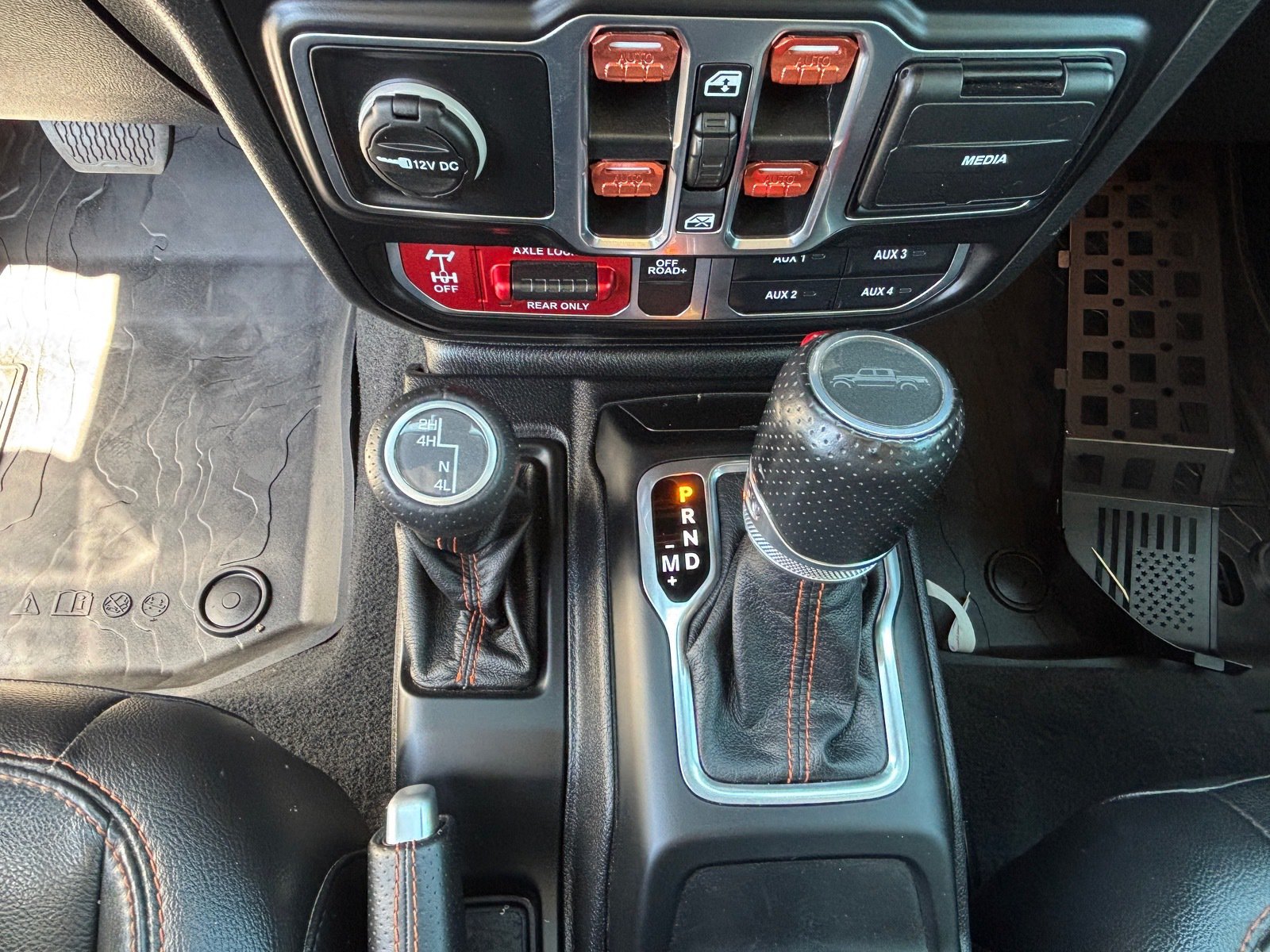 Used 2020 Jeep Gladiator Mojave AWD/4WD image 16