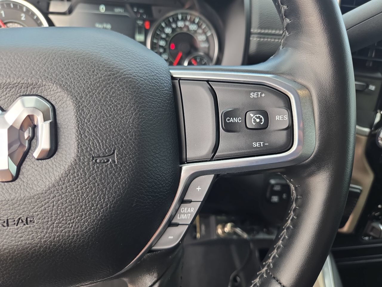 Used 2024 RAM 3500 Laramie AWD/4WD image 17