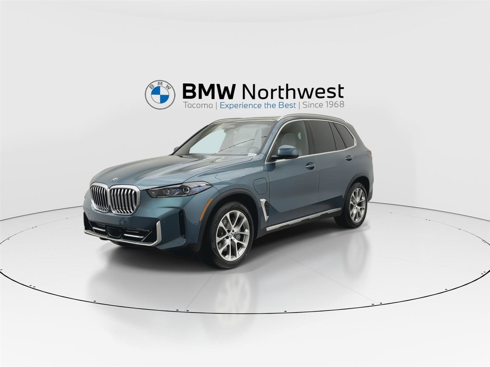 New 2026 BMW X5 xDrive50e w/ Climate Comfort Package image 9