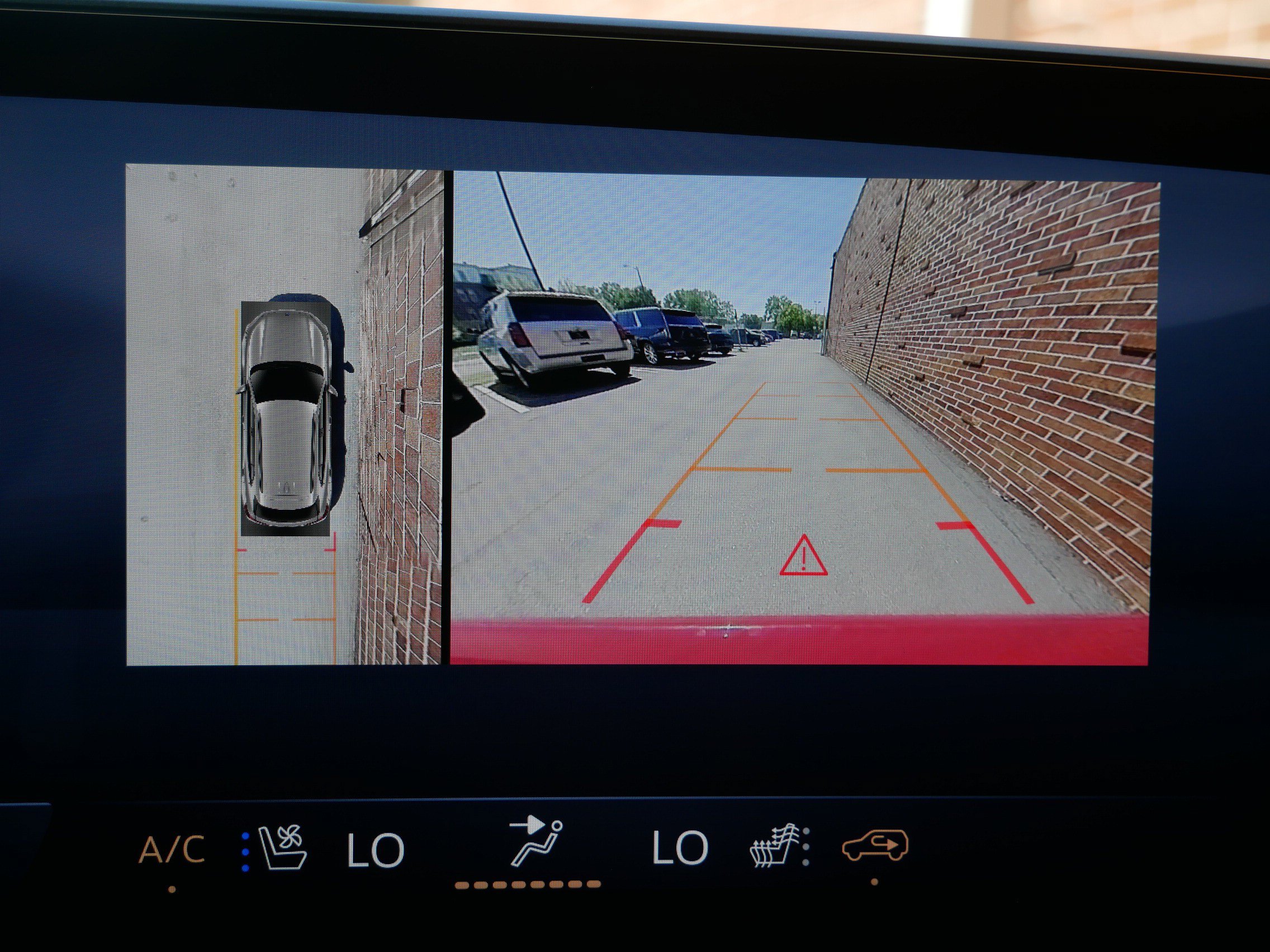 Used 2025 Buick Envision Avenir AWD/4WD image 18