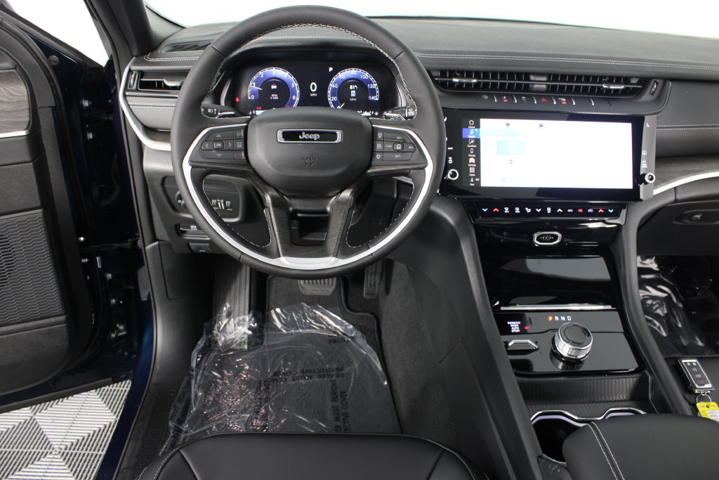 New 2027 Jeep Grand Cherokee Limited AWD/4WD image 11
