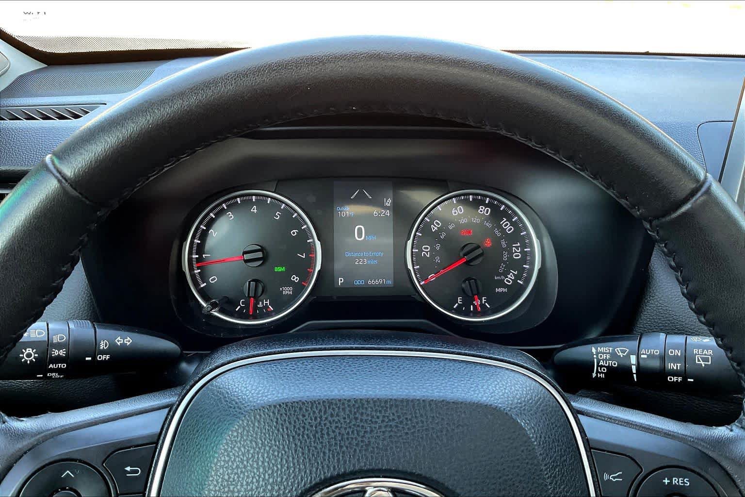 Used 2022 Toyota RAV4 XLE Premium FWD image 26