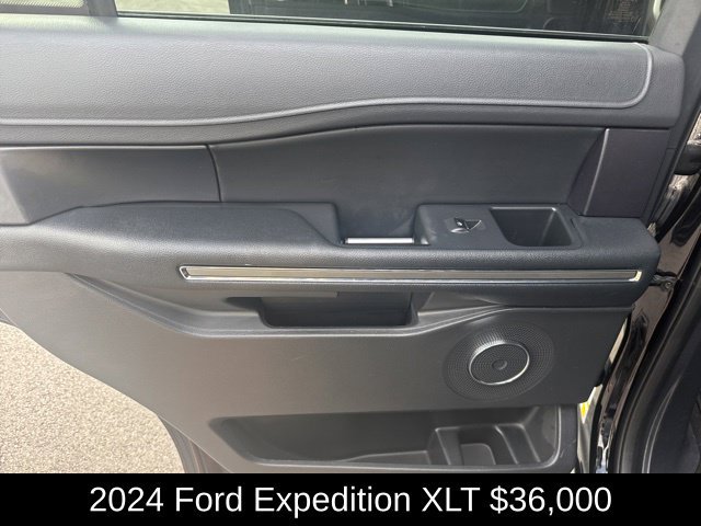 Used 2024 Ford Expedition XLT AWD/4WD image 31