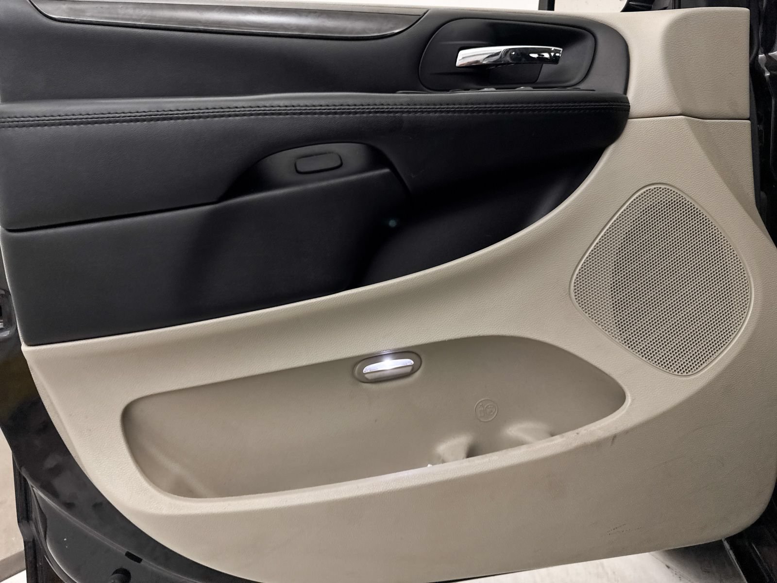 Used 2020 Dodge Grand Caravan SE w/ UConnect Hands-Free Group FWD image 22