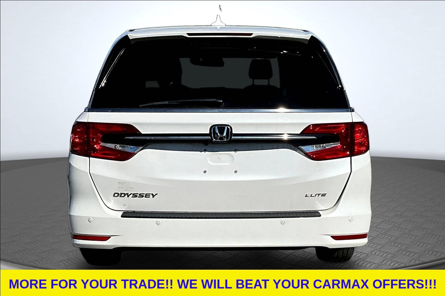 Used 2023 Honda Odyssey Elite image 4