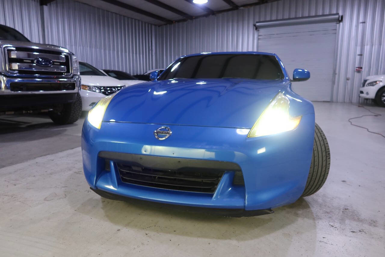 Used 2009 Nissan 370Z Touring w/ Sport Pkg image 36