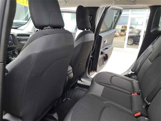 Used 2023 Jeep Renegade Latitude w/ Premium Group image 21