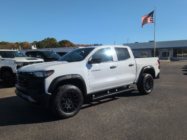 Used 2023 Chevrolet Colorado Trail Boss w/ Technology Package AWD/4WD image 1