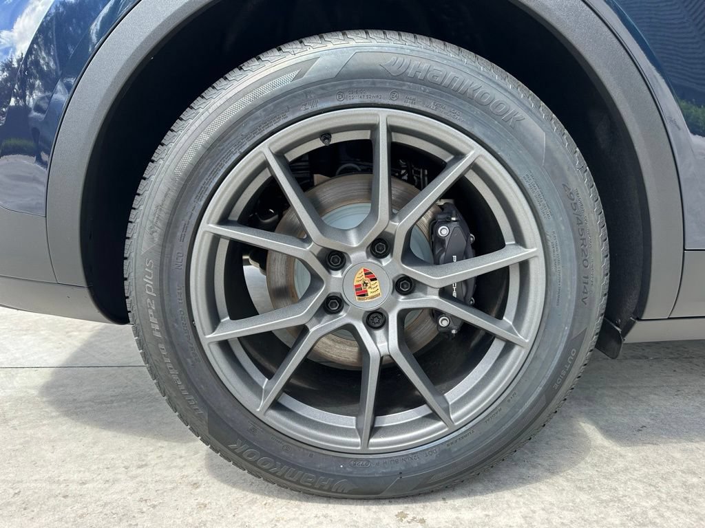 Certified 2025 Porsche Cayenne E-Hybrid Coupe AWD/4WD image 41