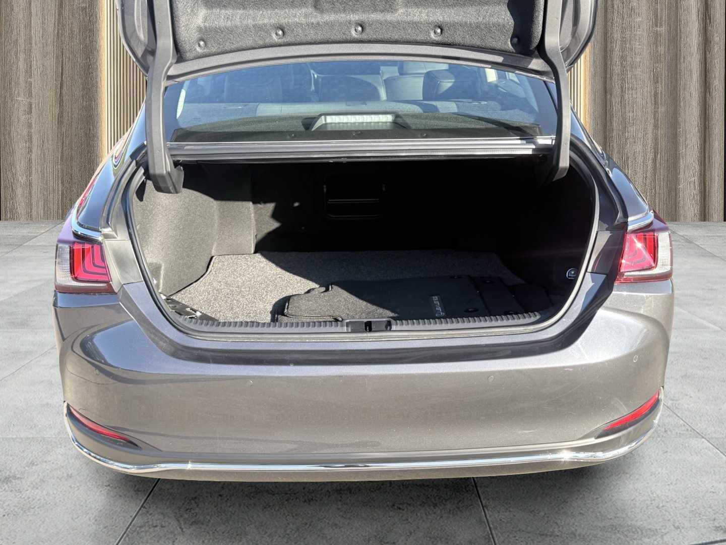 Used 2025 Lexus ES 300h ES 300h F SPORT Design w/ Premium Package image 63