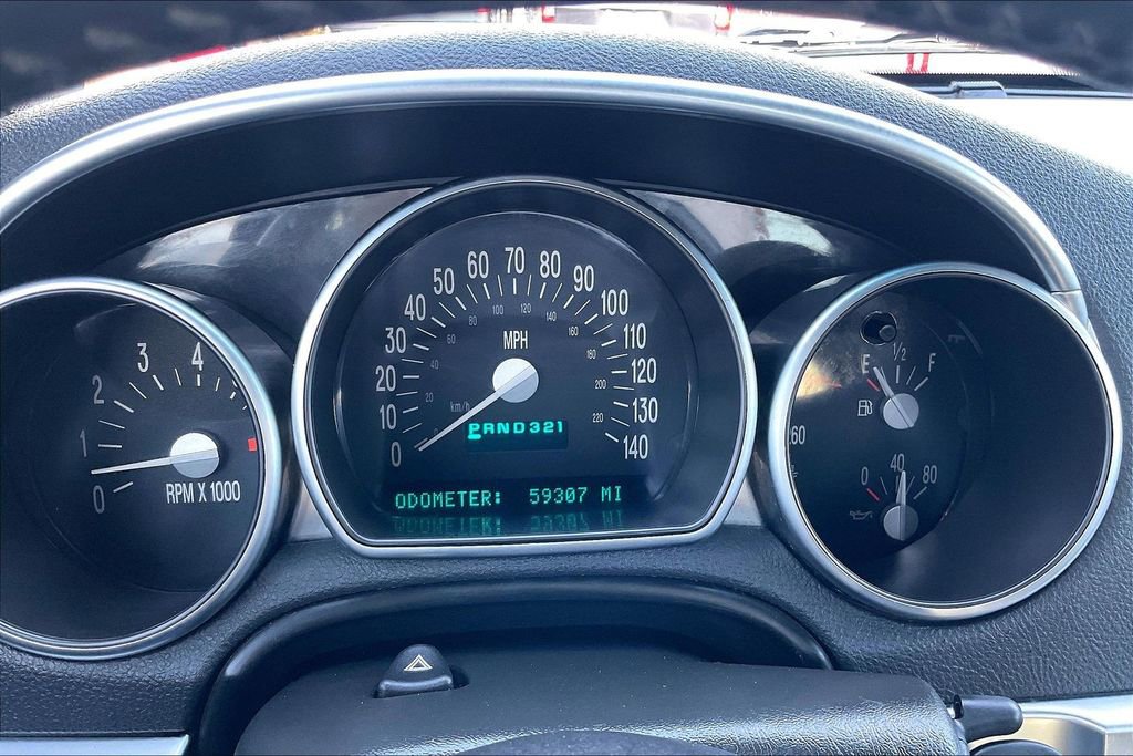 Used 2005 Chevrolet SSR w/ Preferred Equipment Group RWD image 16