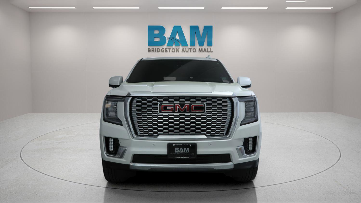 Certified 2022 GMC Yukon XL Denali w/ Denali Premium Package AWD/4WD image 2