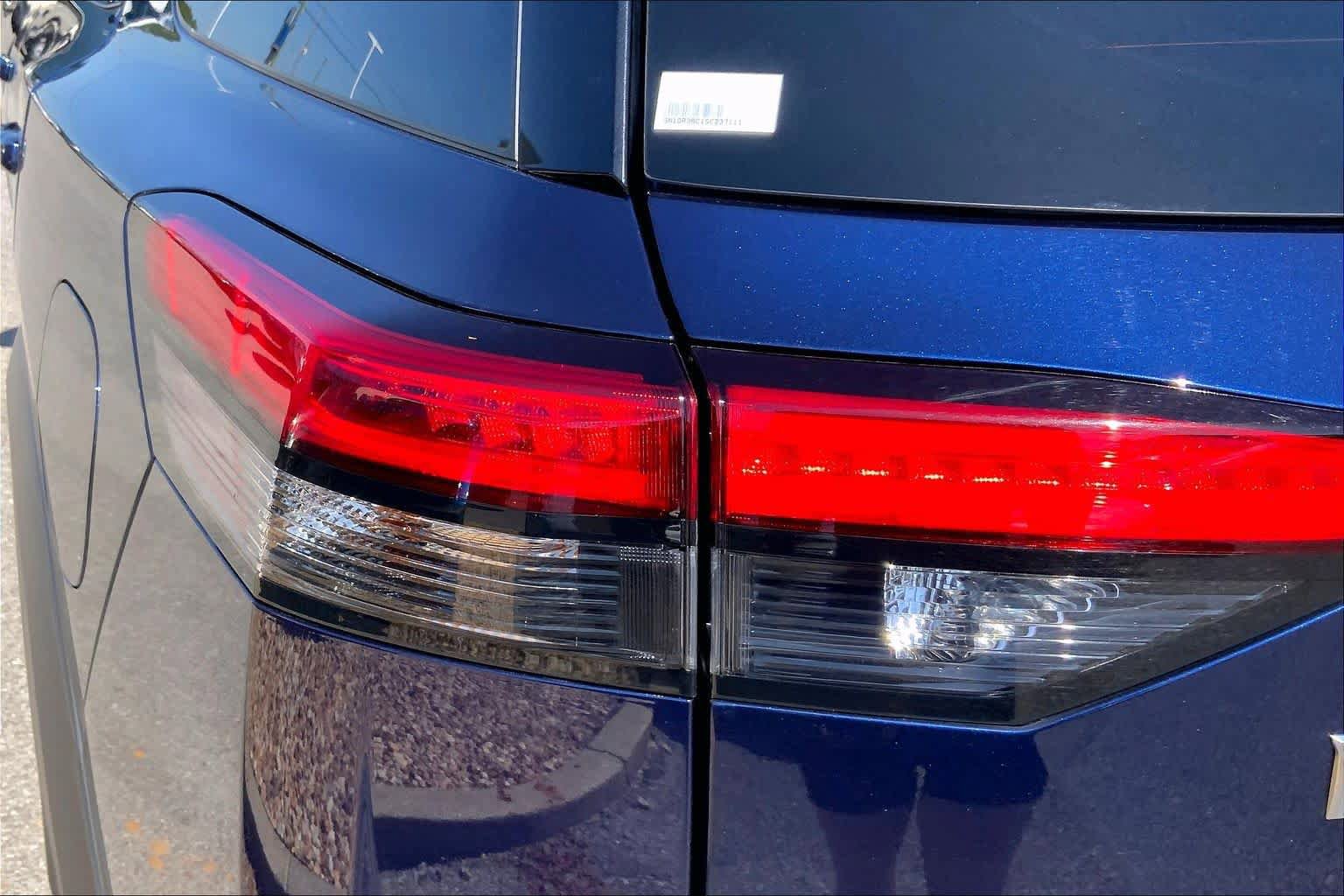 Used 2025 Nissan Pathfinder SV AWD/4WD image 27