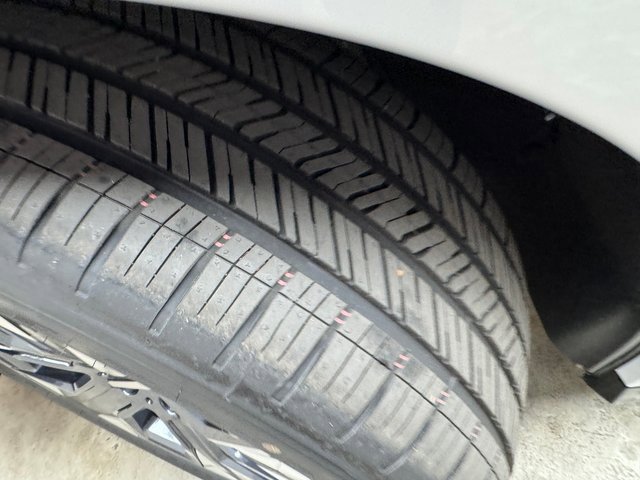 Used 2026 BMW iX xDrive45 image 29