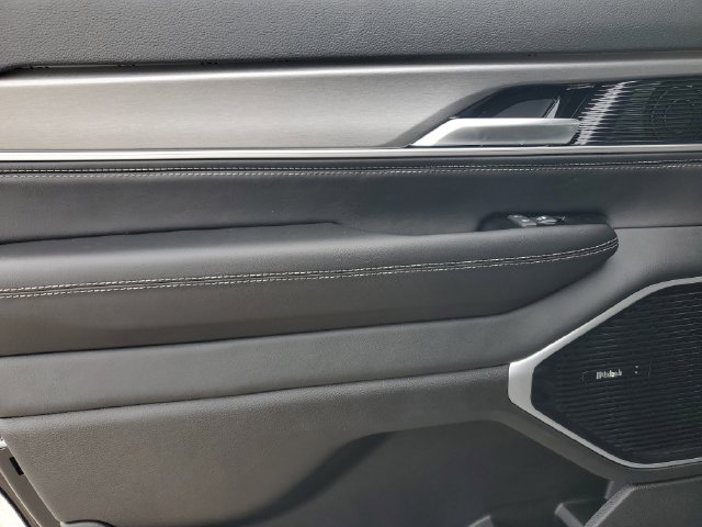 New 2026 Jeep Grand Wagoneer Limited AWD/4WD image 16