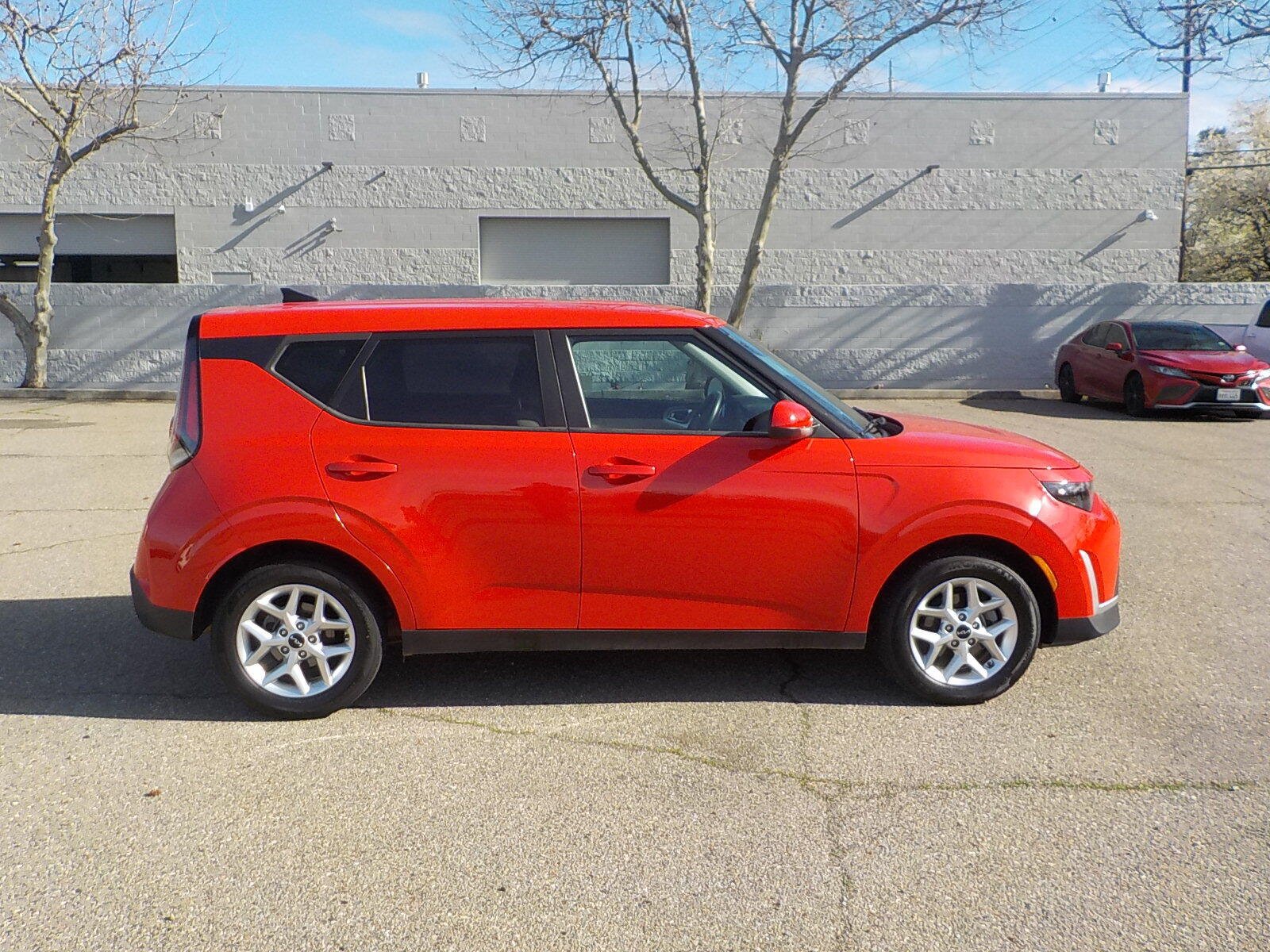 Used 2023 Kia Soul LX w/ LX Technology Package image 6