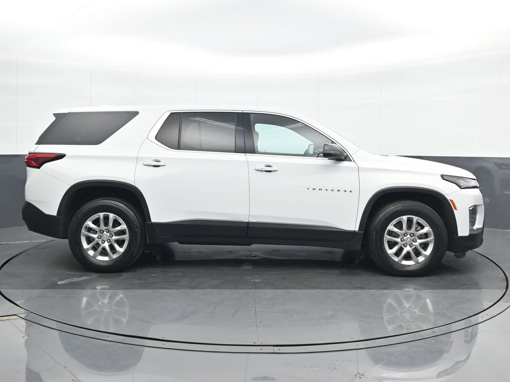Used 2023 Chevrolet Traverse LS image 7
