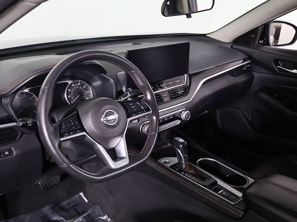 Used 2024 Nissan Altima 2.5 SR w/ SR Premium Package image 27