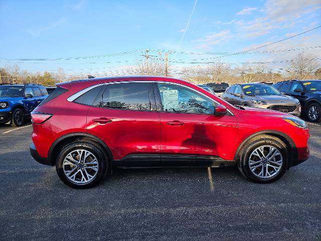 Certified 2022 Ford Escape SEL w/ Class II Trailer Tow Package image 4