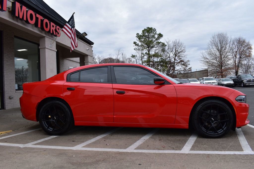 Used 2020 Dodge Charger SXT w/ Driver Convenience Group image 6