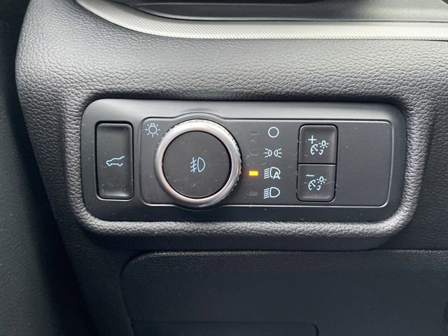 Certified 2022 Ford Explorer XLT w/ Equipment Group 202A image 23