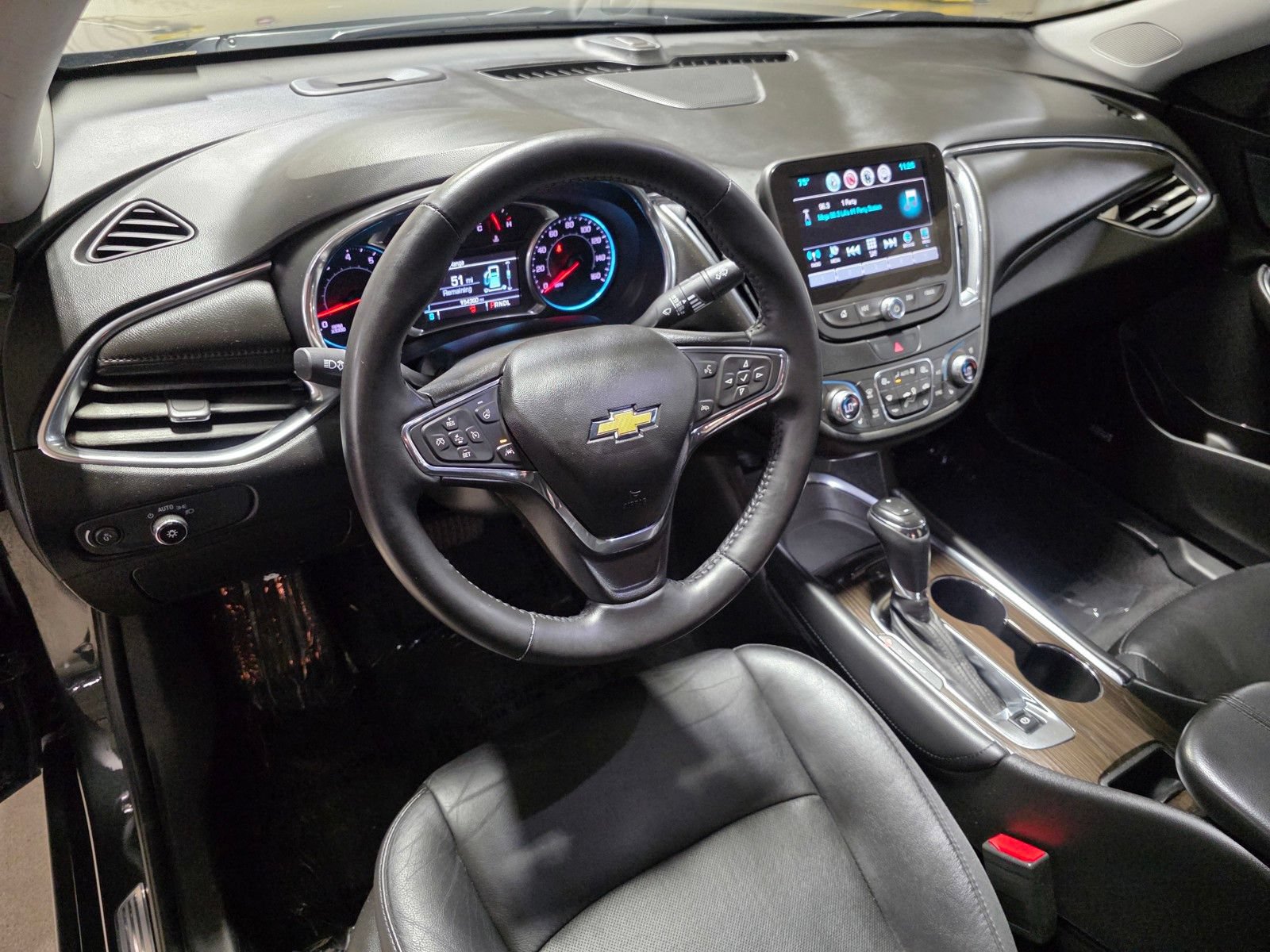 Used 2017 Chevrolet Malibu Premier w/ Premier Sun and Wheel Package FWD image 25