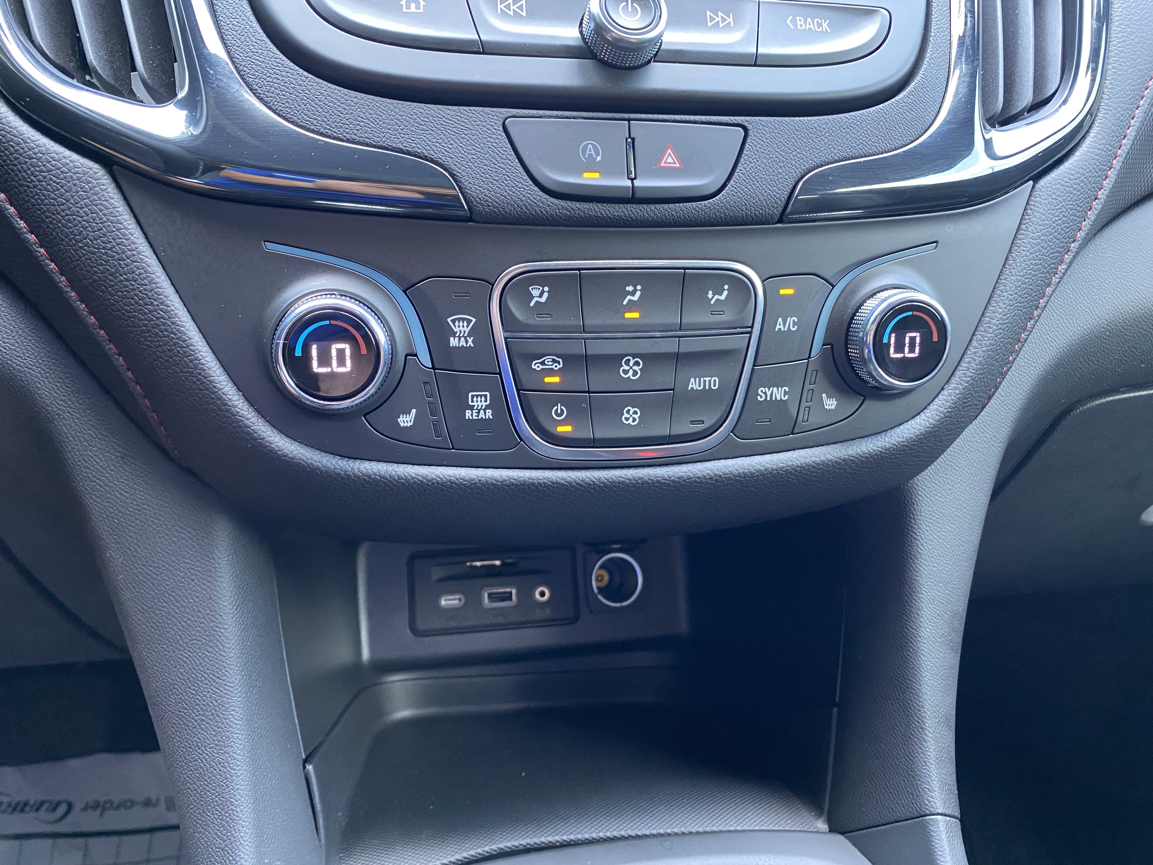 Used 2024 Chevrolet Equinox RS w/ RS Leather Package FWD image 28