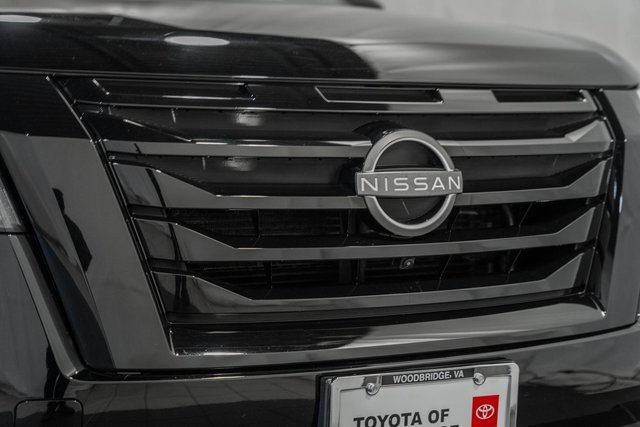 Used 2024 Nissan Pathfinder Platinum w/ Black Appearance Package image 10