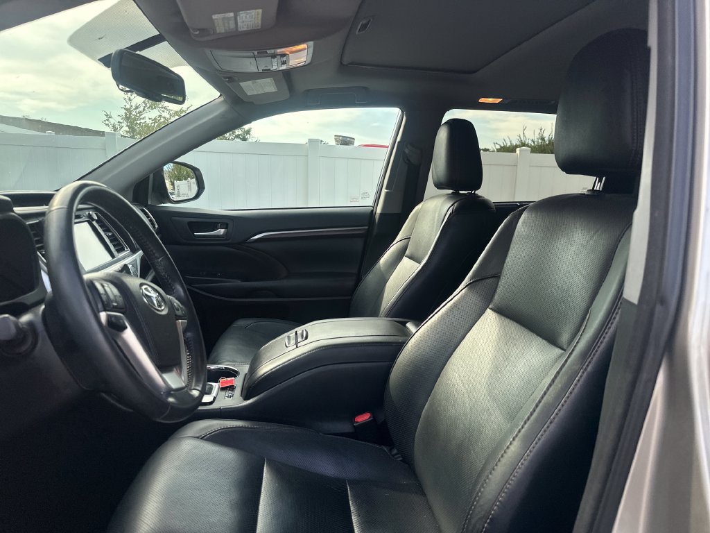 Used 2016 Toyota Highlander Limited AWD/4WD image 40