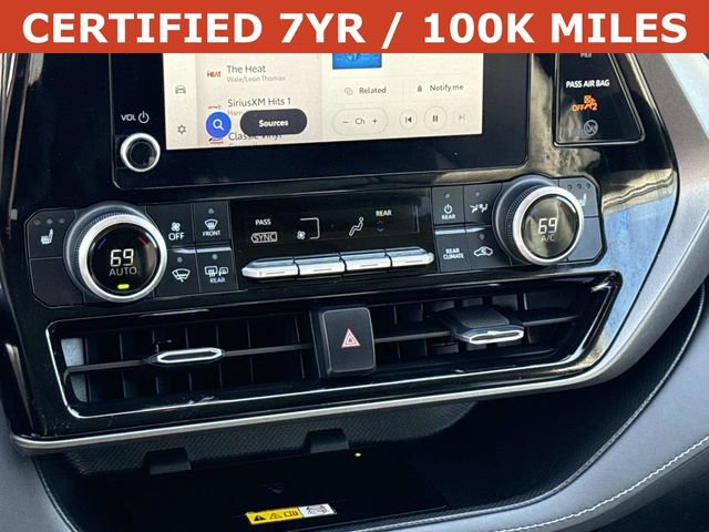 Used 2023 Toyota Highlander XLE image 19