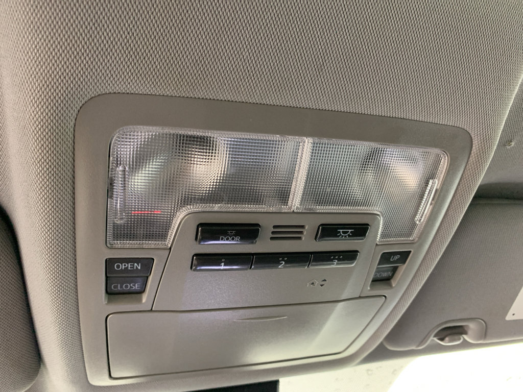 Used 2019 Toyota Highlander XLE image 28