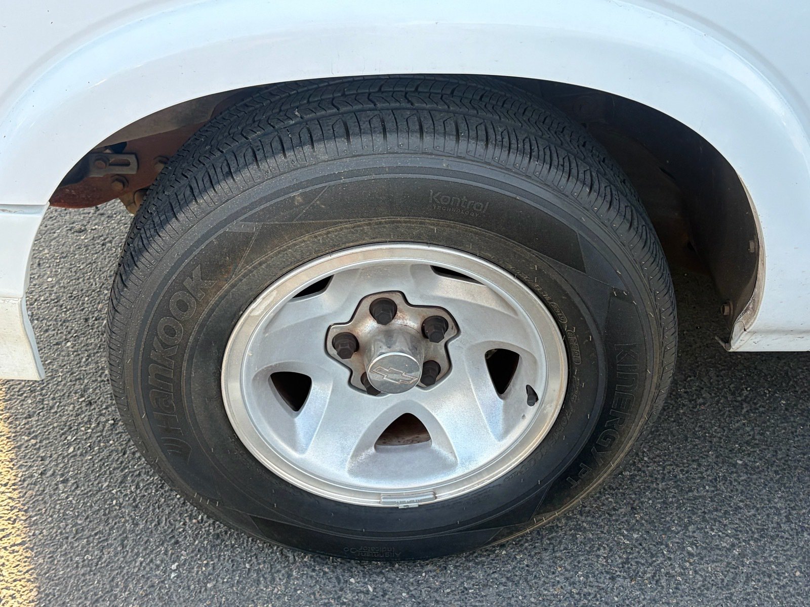 Used 1997 Chevrolet S10 Pickup LS w/ Preferred Equipment Group RWD image 5