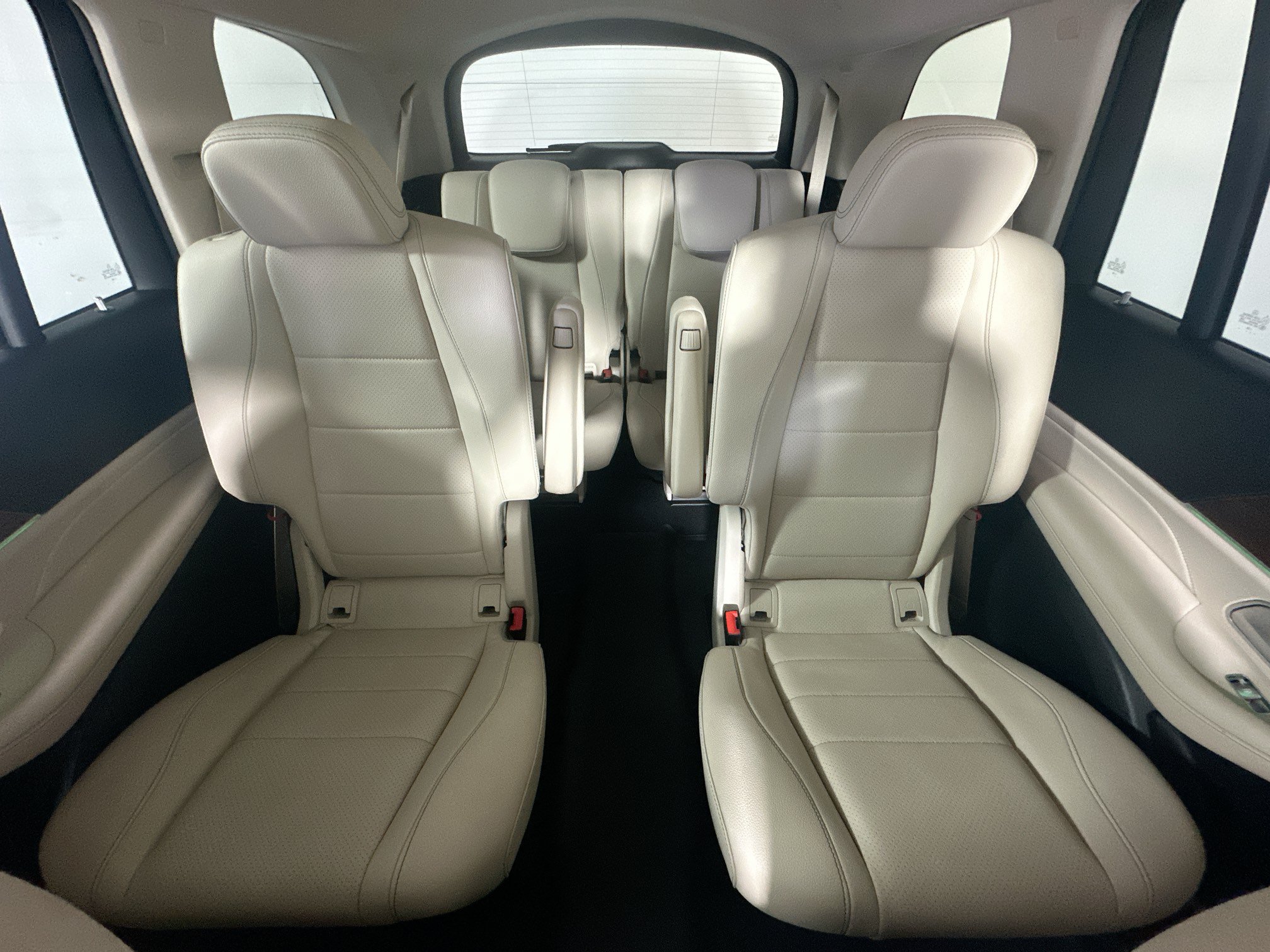 Used 2022 Mercedes-Benz GLS 450 4MATIC image 30