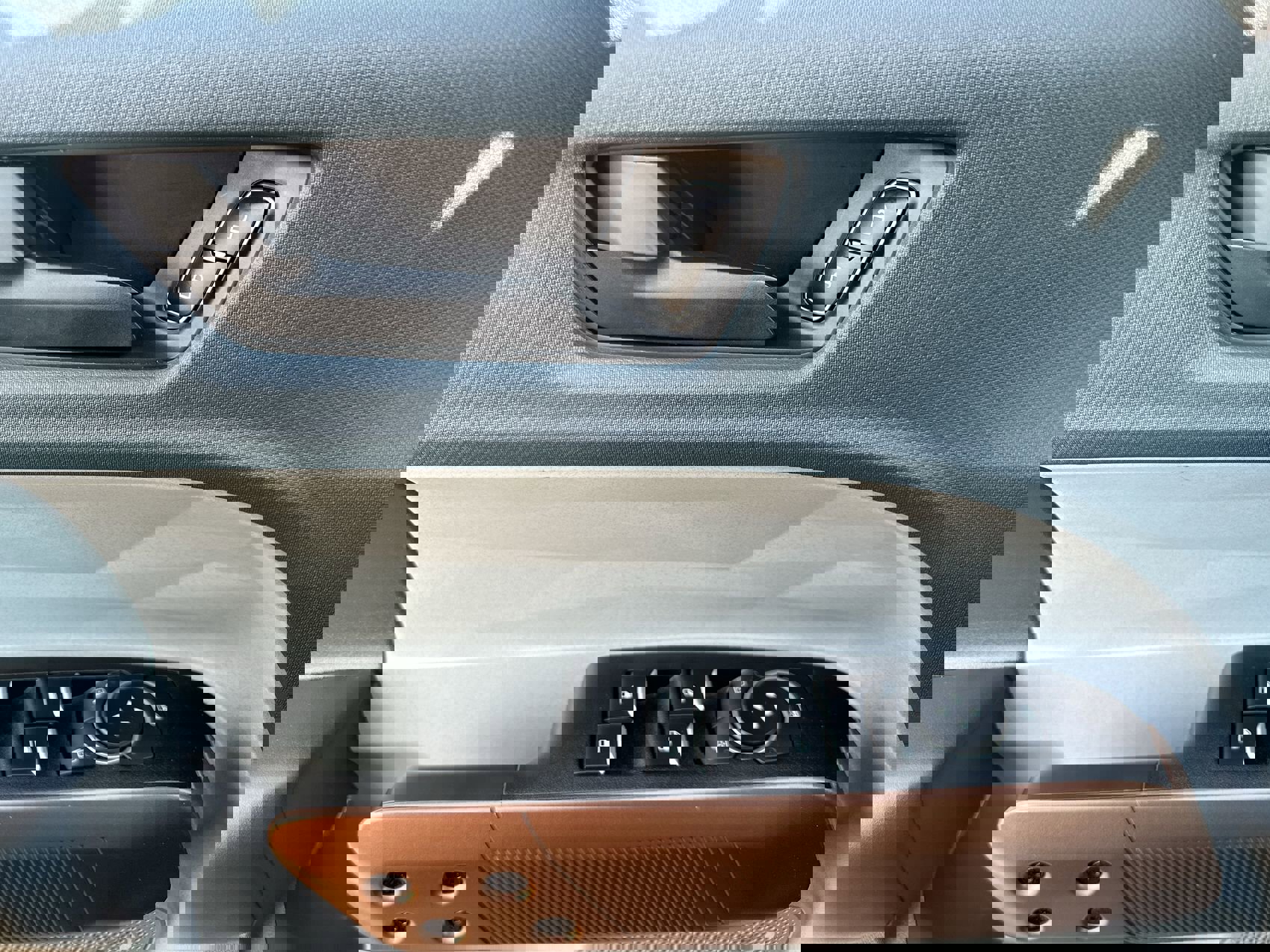 Used 2022 Ford Maverick Lariat image 13