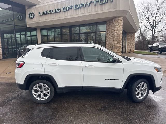 Used 2025 Jeep Compass Latitude video 2