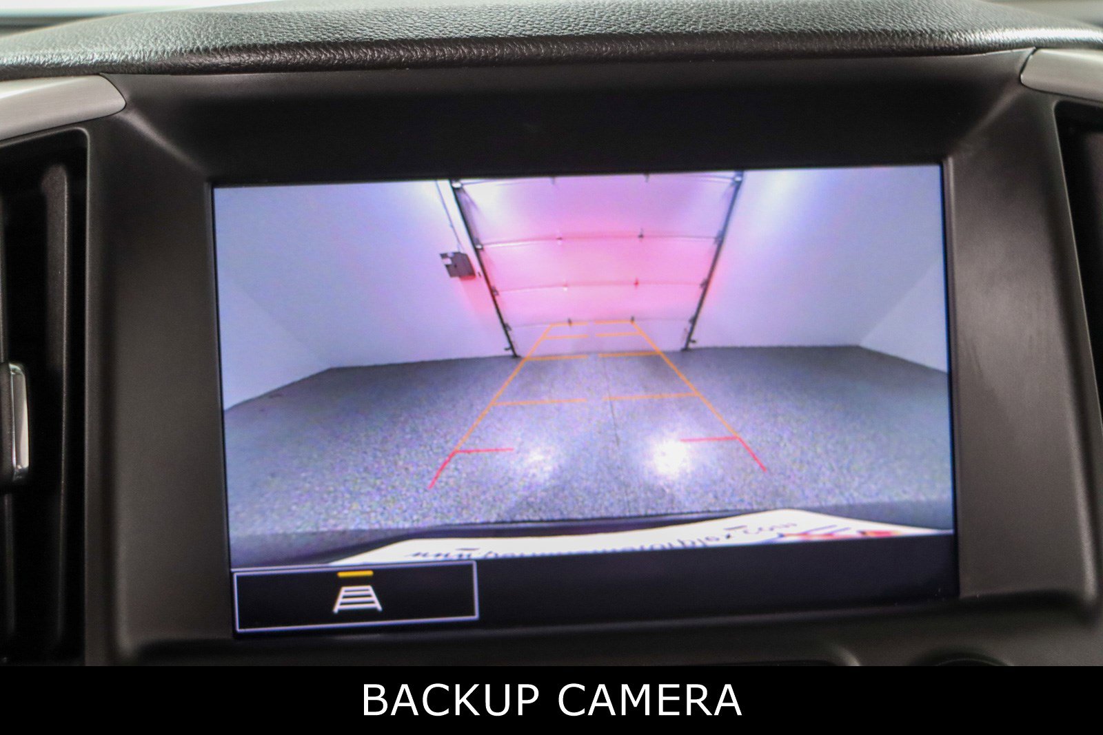 Used 2023 GMC Terrain SLT w/ Elevation Edition image 18