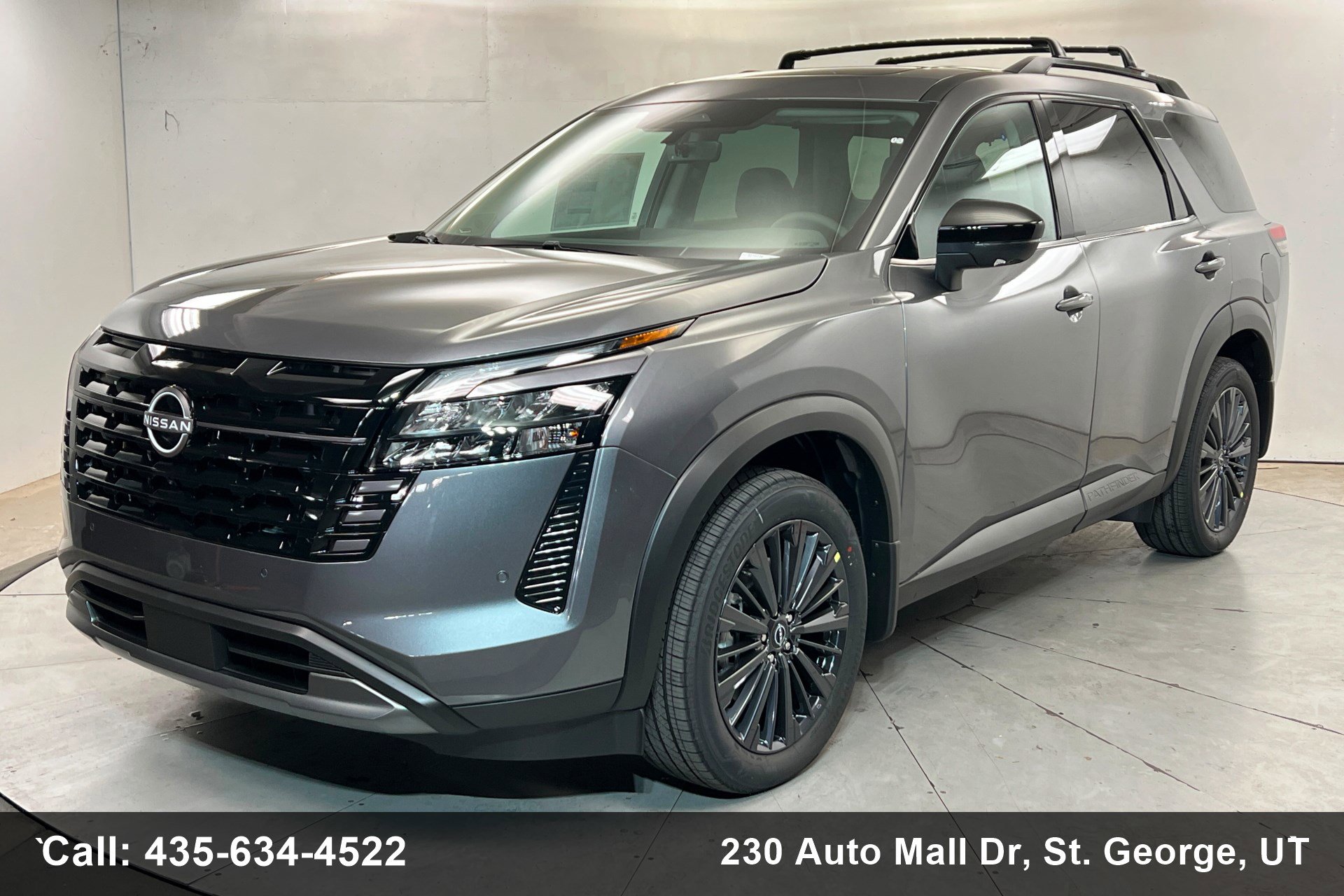 New 2026 Nissan Pathfinder SL image 1