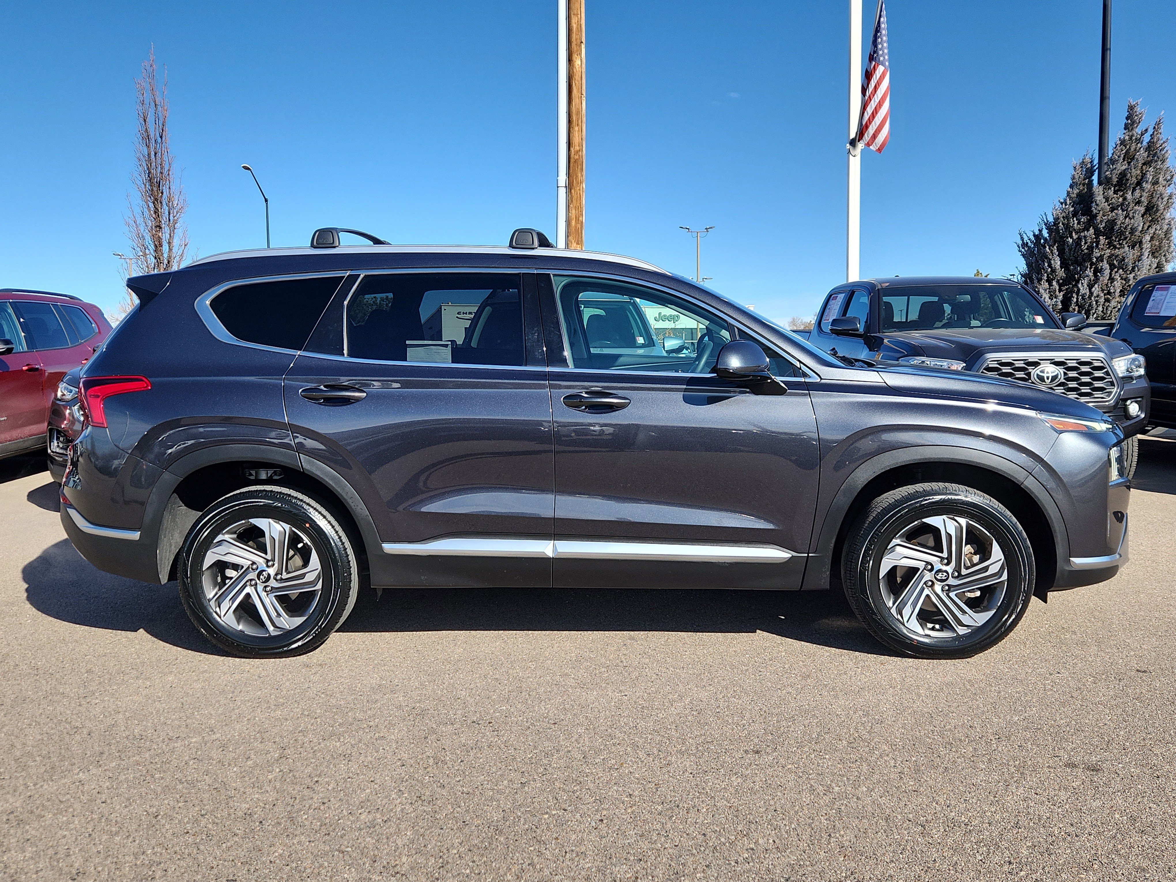 Used 2022 Hyundai Santa Fe SEL image 2