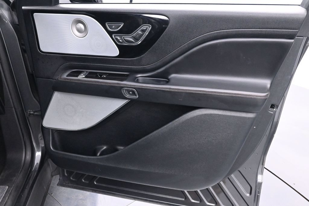 Used 2020 Lincoln Aviator Reserve w/ Equipment Group 202A AWD/4WD image 21