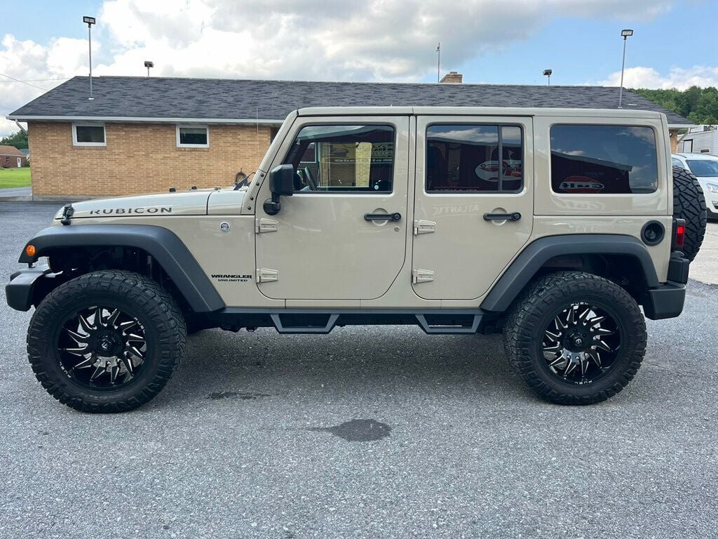 Used 2017 Jeep Wrangler Unlimited Rubicon AWD/4WD image 6
