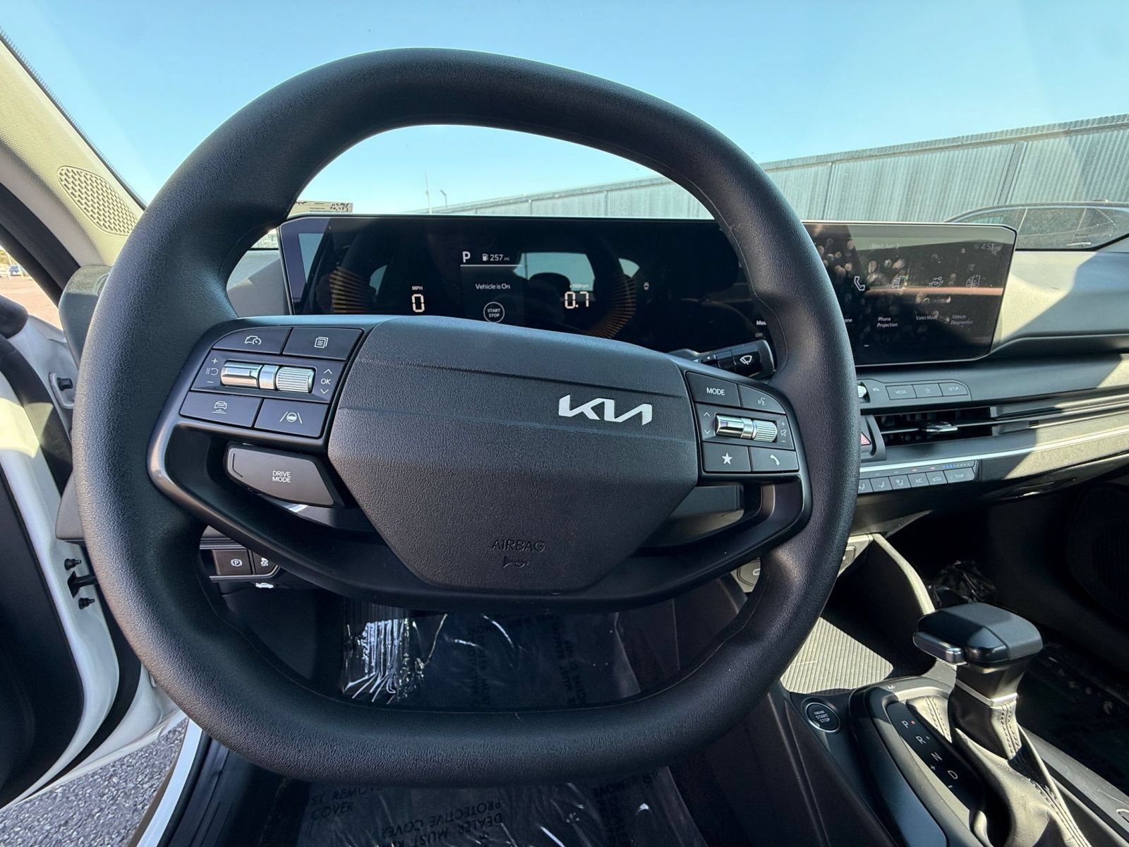 Used 2025 Kia K4 FWD image 27