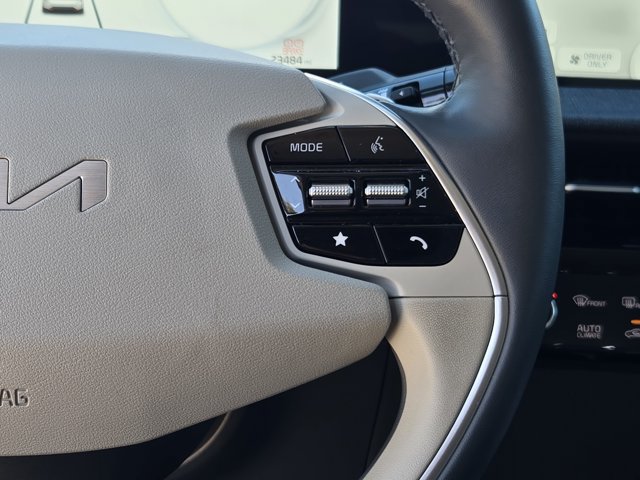Certified 2023 Kia EV6 Wind AWD/4WD image 29