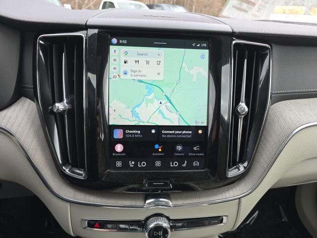 Certified 2023 Volvo XC60 B5 Ultimate w/ Climate Package image 27