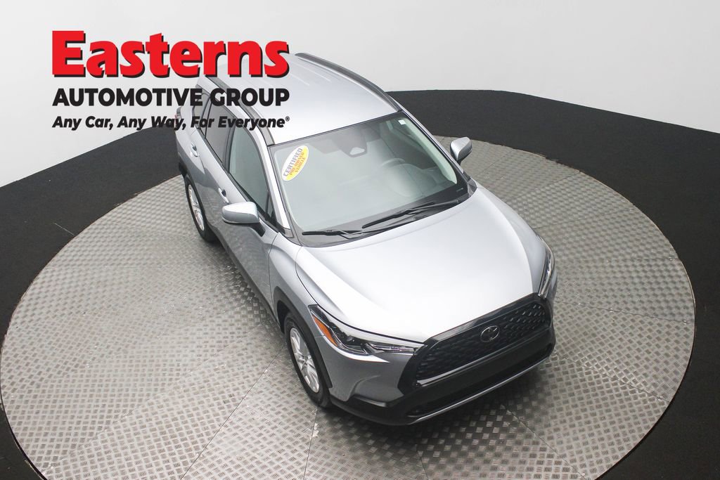 Used 2024 Toyota Corolla Cross LE image 3